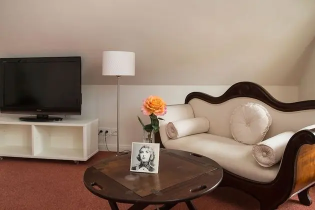 Comfort Tek Büyük Yataklı Oda