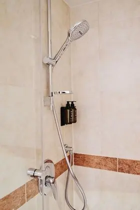 Classic Tek Büyük Yataklı Oda