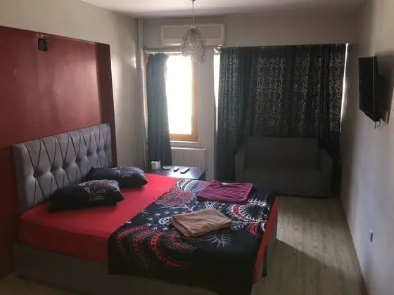 Tek Büyük Yataklı Oda, 1 Çift Kişilik Yatak2 Kisilik Standard Oda