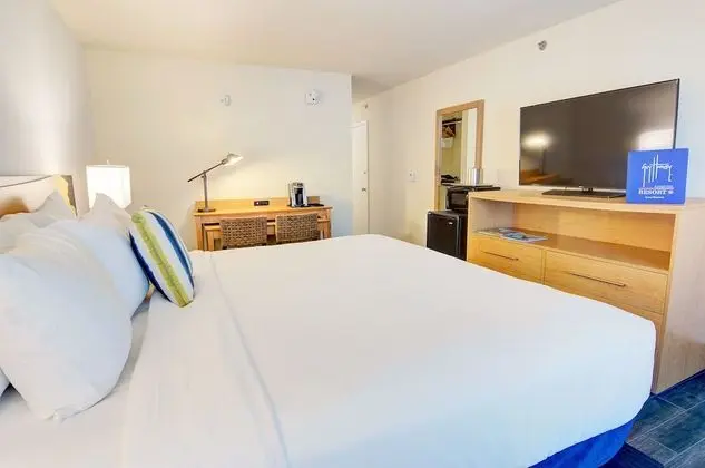 1 Queen Bed ADA  No Balcony
