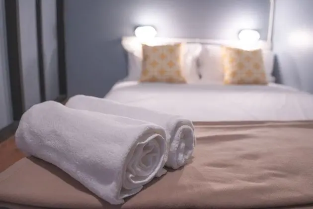 Private Double Room with Shared Bathroom
