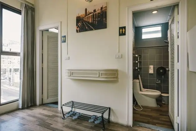 Private Double Room with Shared Bathroom