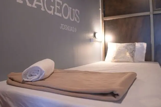 Private Single Room with Shared Bathroom