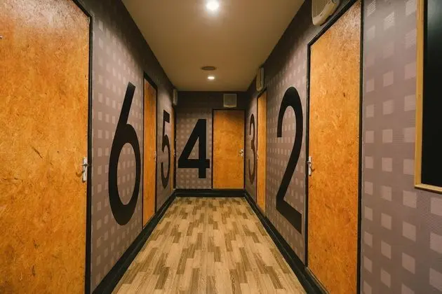 Private Single Room with Shared Bathroom