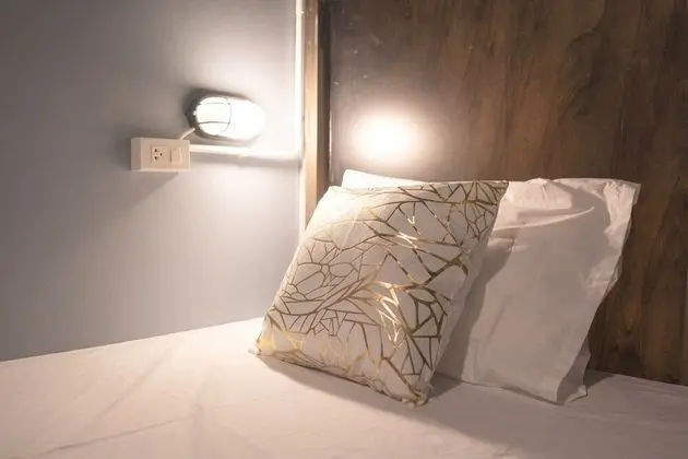Private Single Room with Shared Bathroom