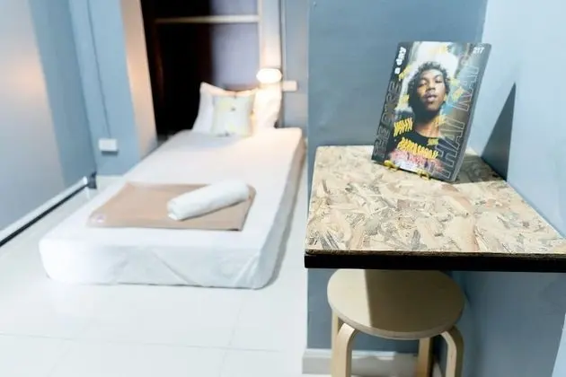 Private Single Room with Shared Bathroom