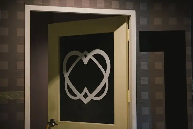 Private Twin Room with Shared Bathroom