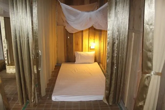 Ortak Ranzalı Oda, Karma Ranzalı Oda (16 Mattresses)