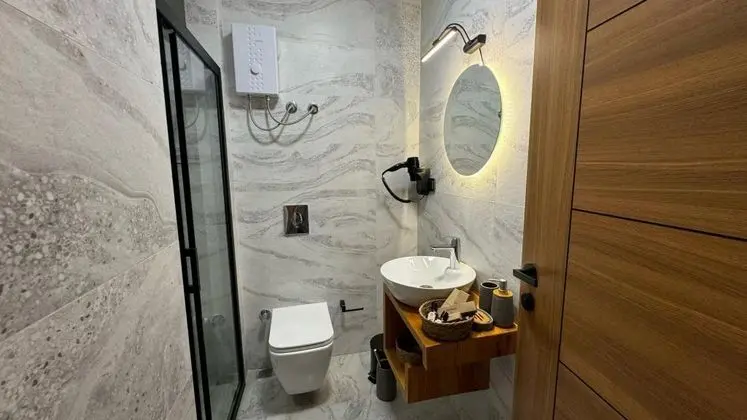 Aile Odası, Havuz Manzaralı, Fransız Balkonlu
