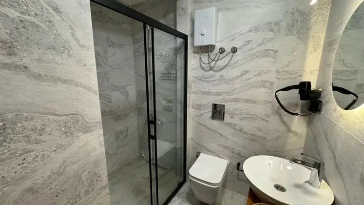 Aile Odası, Havuz Manzaralı, Fransız Balkonlu