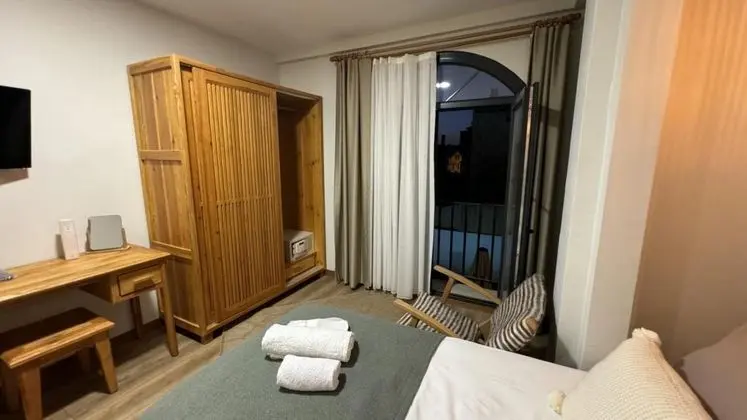 Ekonomik Oda, Havuz Manzaralı, Fransız Balkonlu