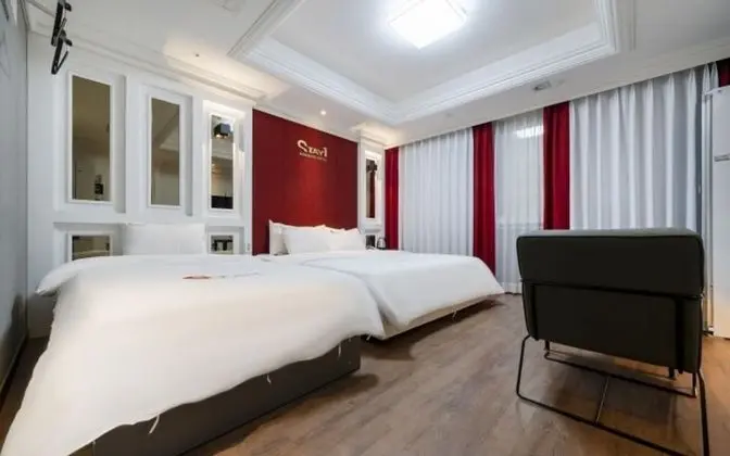 Oda (Suite Twin Room-Tempur Mattress (Brea)