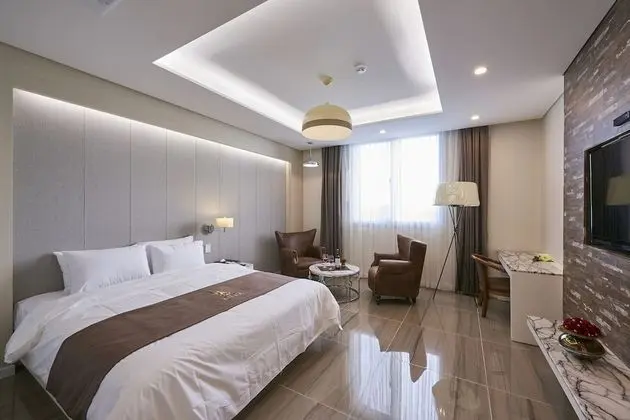 Deluxe Tek Büyük Yataklı Oda