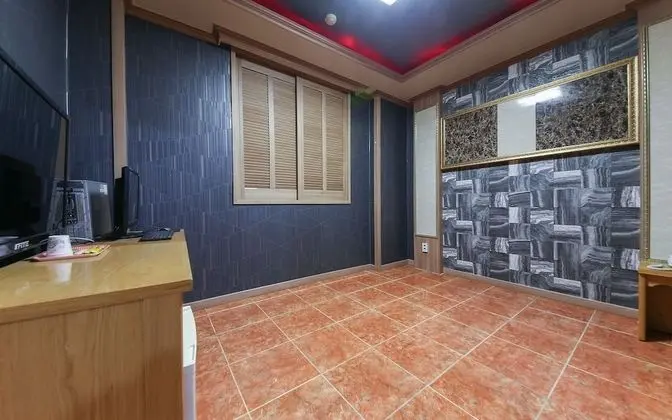 Oda (Two Room)