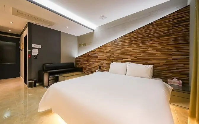 Oda (Business (breakfast provided Netflix )