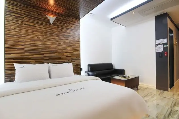 Oda (Business (breakfast provided Netflix )