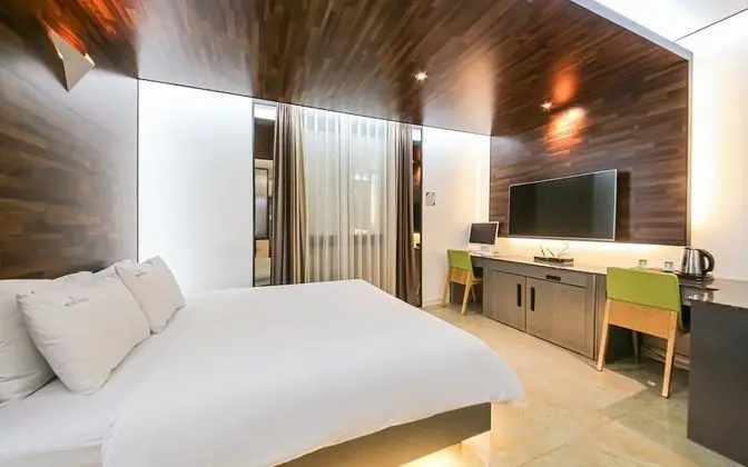 Oda (Drive-in (breakfast provided couple s)