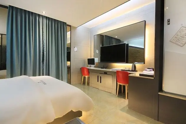 Oda (Drive-in (breakfast provided couple s)