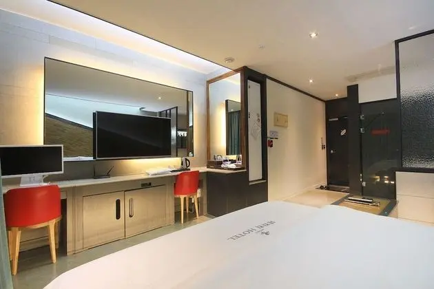 Oda (Drive-in (breakfast provided couple s)