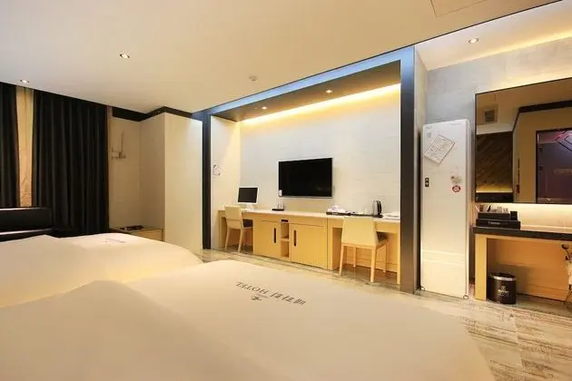 Oda (Twin (Breakfast provided Netflix avai)