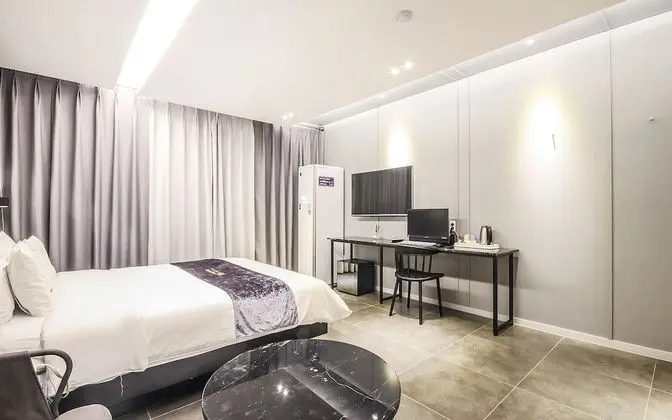 Oda (Luxury (styler & air purifier availab)
