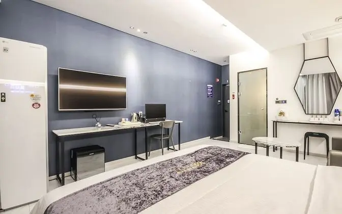 Oda (Luxury (styler & air purifier availab)