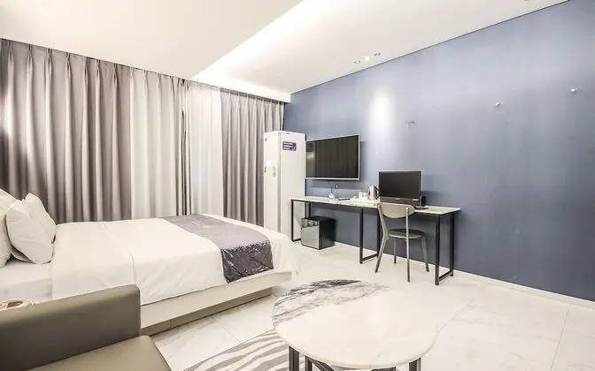 Oda (Luxury (styler & air purifier availab)