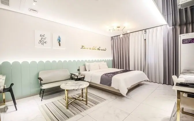 Oda (Luxury (styler & air purifier availab)