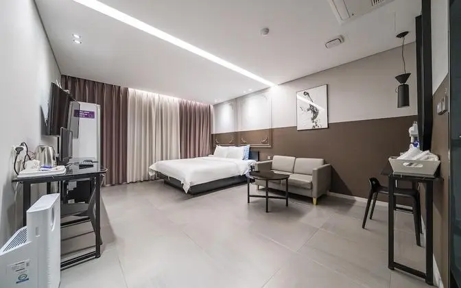 Oda (Luxury (styler & air purifier availab)