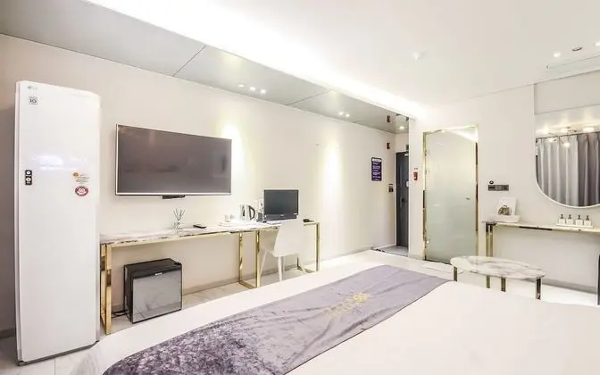 Oda (Luxury (styler & air purifier availab)