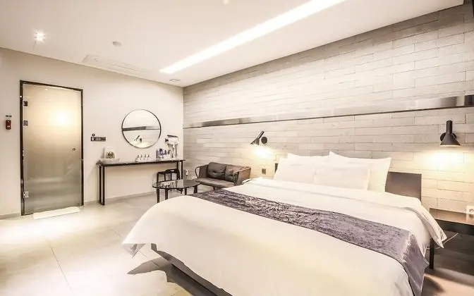 Oda (Luxury (styler & air purifier availab)