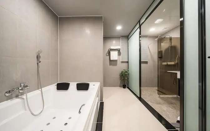 Oda (Drive-in suite)