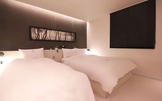 Oda (Twin (double & single bed + LG styler)