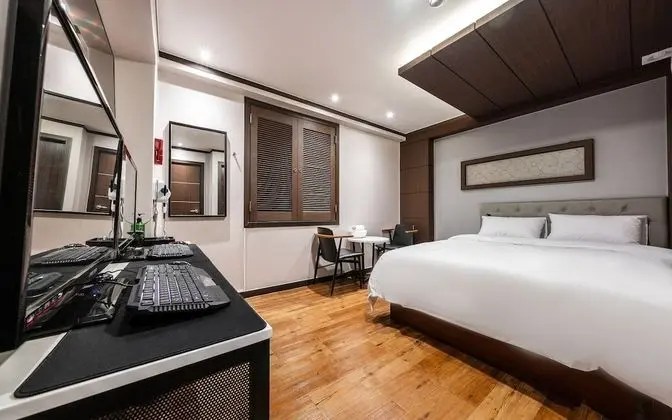 Oda (Couple PC-4560 GTX1050 RAM 16GB/32 in)