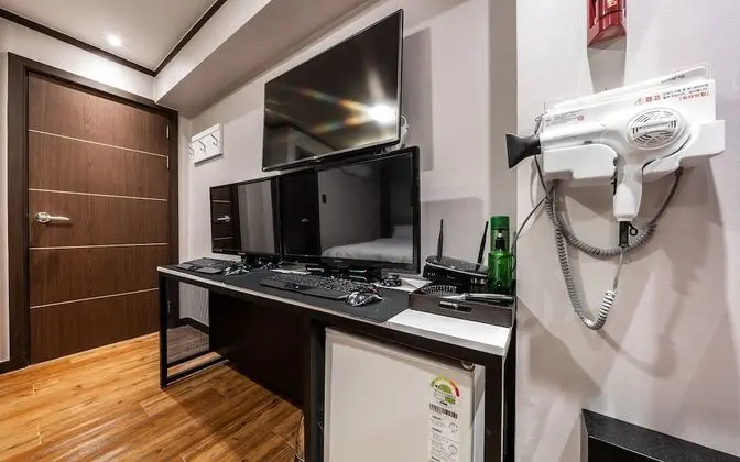 Oda (Couple PC-4560 GTX1050 RAM 16GB/32 in)