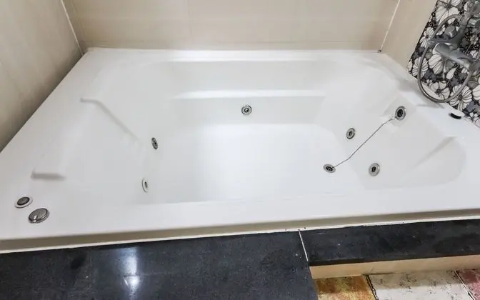 Oda (Suite room B (Air Purifier + Styler))