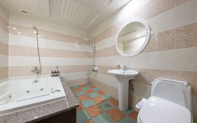 Oda (Special Room-Bathtub PC Air Purifier )