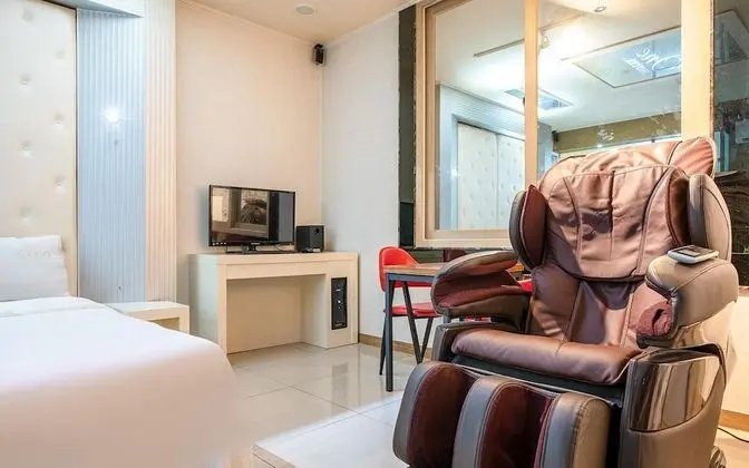 Oda (Deluxe (massage chair))