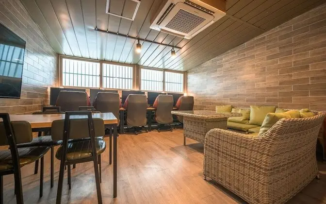 Oda (Event Room B (Massage Chair Styler Ne)