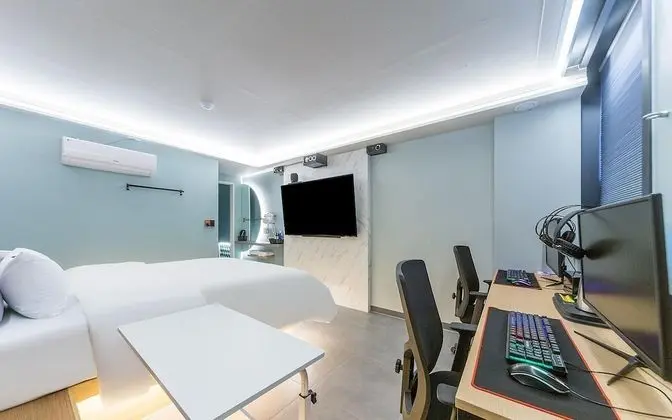 Oda (Deluxe Room (No Hard 2PC 65 inch))