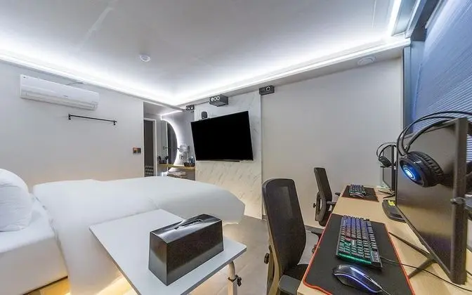 Oda (Deluxe Room (No Hard 2PC 65 inch))