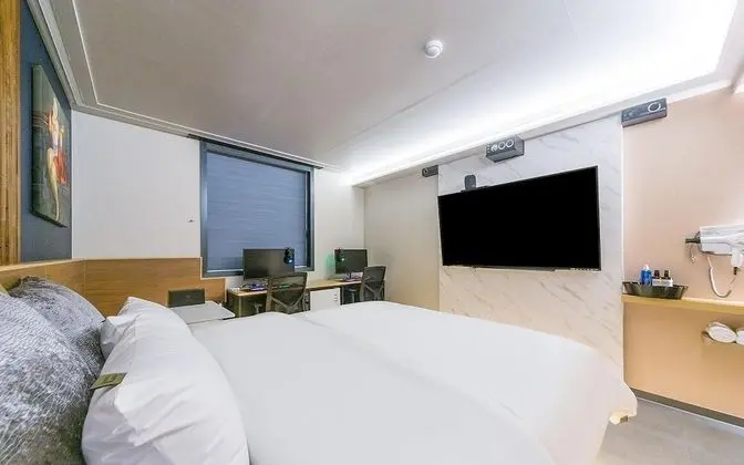 Oda (Deluxe Room (No Hard 2PC 65 inch))