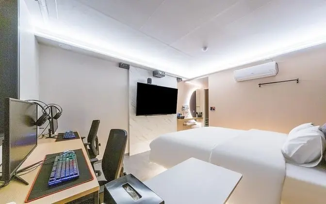 Oda (Deluxe Room (No Hard 2PC 65 inch))