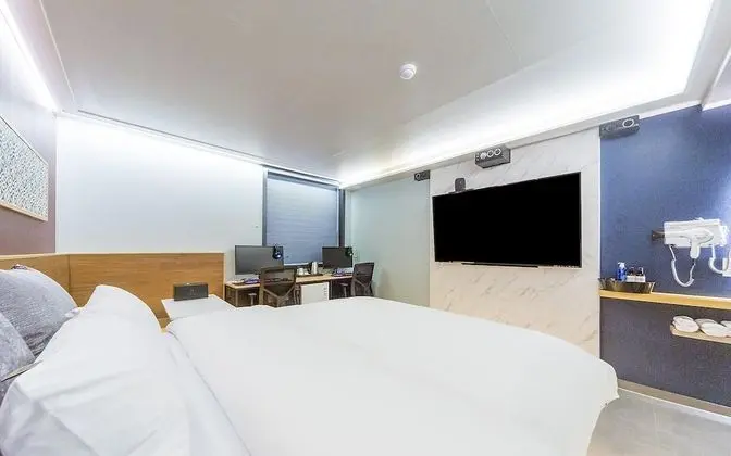 Oda (Deluxe Room (No Hard 2PC 65 inch))