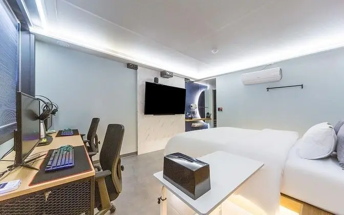 Oda (Deluxe Room (No Hard 2PC 65 inch))