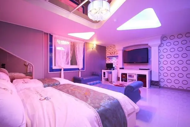 Oda (Twin Room (Netflix viewing available))