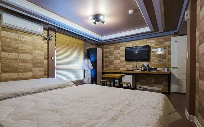 Oda (Two-bedroom-1 room for 3 people)