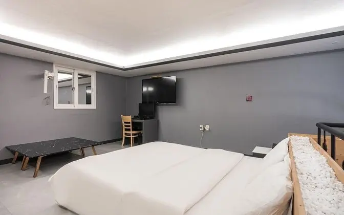 Oda (Duplex (Massage Bed Netflix Available)