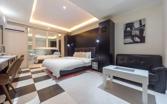Oda (Deluxe room (Netflix available mattre)