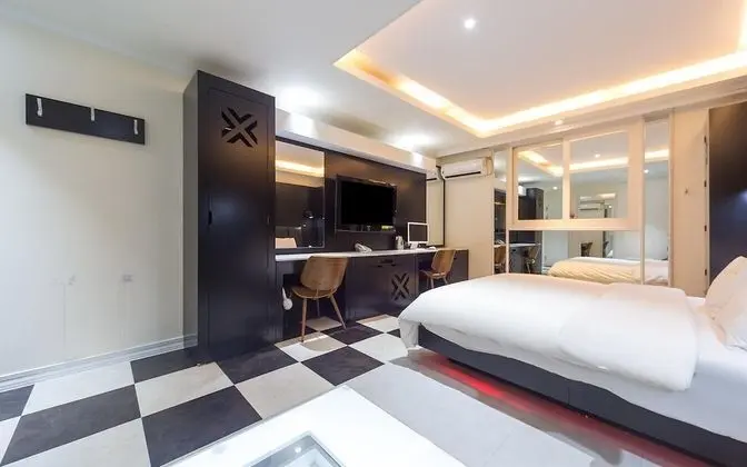 Oda (Deluxe room (Netflix available mattre)